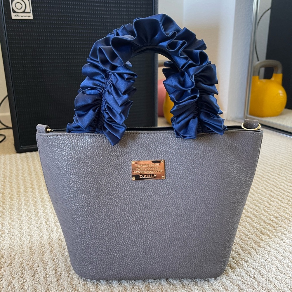 Ribbon top handle purse, from Japan